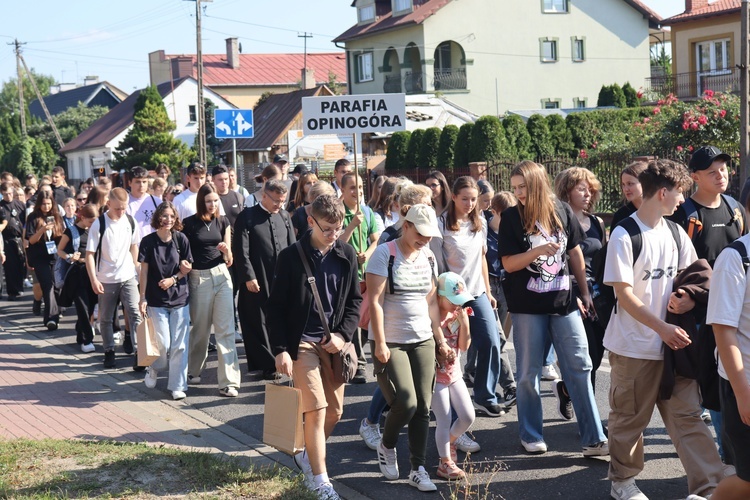 Przasnysz-Rostkowo. Pielgrzymka młodzieży