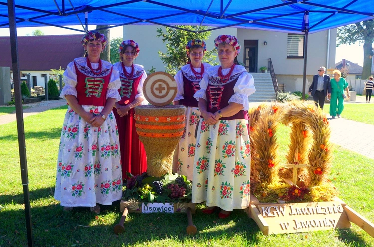 Korony żniwne i plony ziemi w Lubecku