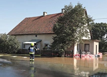 Jak skutecznie i mądrze pomagać powodzianom?