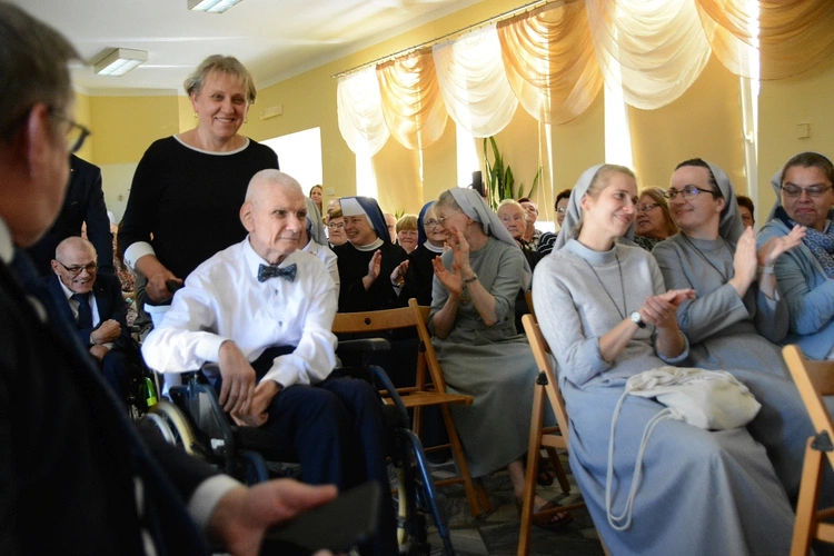 60-lecie Domu Pomocy Społecznej w Kadłubie i posługi sióstr franciszkanek misjonarek Maryi