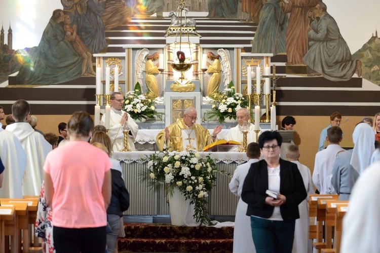 60-lecie Domu Pomocy Społecznej w Kadłubie i posługi sióstr franciszkanek misjonarek Maryi