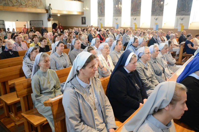 60-lecie Domu Pomocy Społecznej w Kadłubie i posługi sióstr franciszkanek misjonarek Maryi