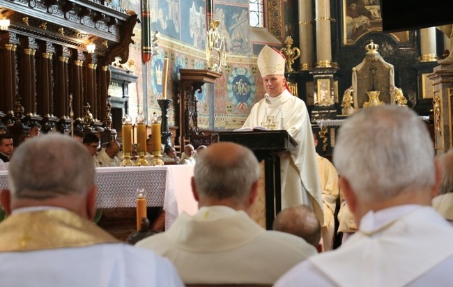 Pielgrzymka kapłanów i alumnów do Sandomierza