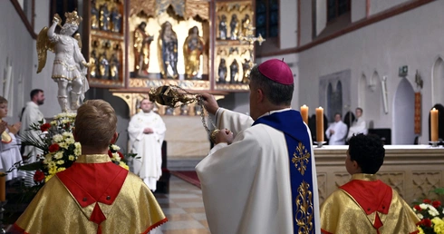 Któż jak Bóg! Nowa figura w katedrze