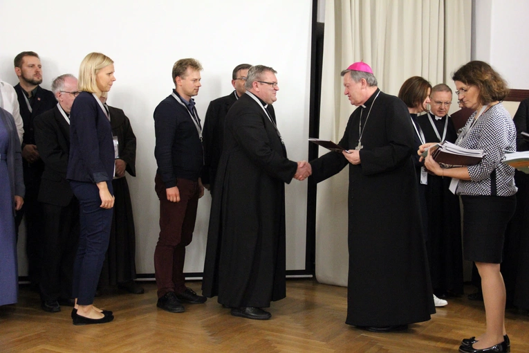 Ogłoszenie syntezy diecezjalnej i wręczenie dekretów członkom komisji synodalnych
