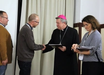 Synod diecezjalny. Członkowie komisji otrzymali dekrety