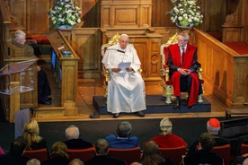 Franciszek u naukowców cytuje Kafkę: "Tylko dlatego nie zajmuje się pan prawdą, iż wymaga ona zbytniego wysiłku"