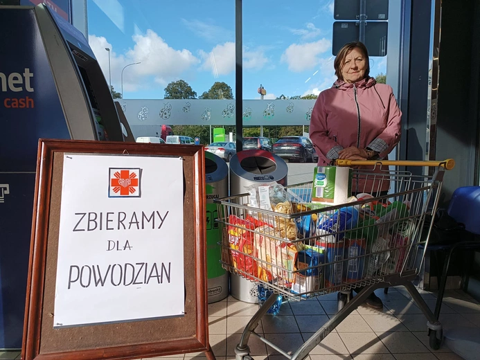 Pomoc dla powodzian nie ustaje 