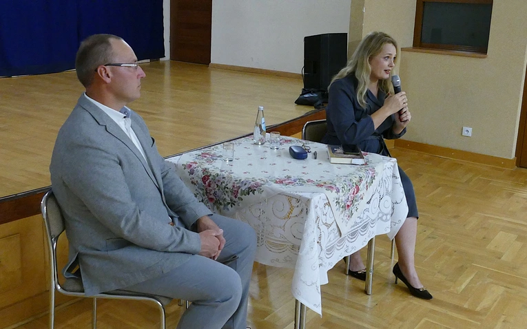 Stara Wieś. Wieczór autorski z Agatą Puścikowską