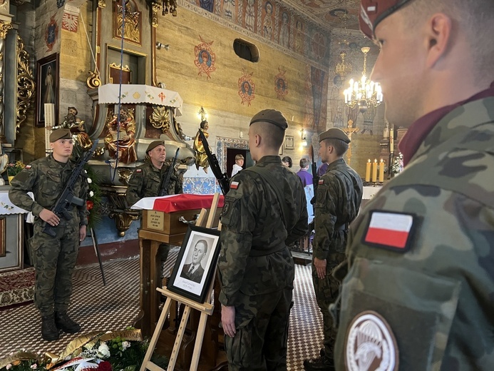 Pogrzeb żołnierza śp. Józefa Lewickiego ps. "Józef" w Szczyrku