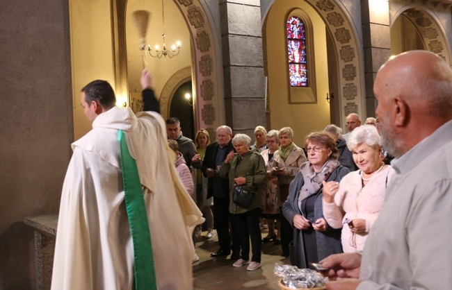 Niedziela szkaplerzna w parafii św. Teresy od Dzieciątka Jezus