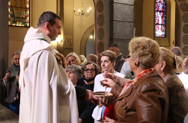 Niedziela szkaplerzna w parafii św. Teresy od Dzieciątka Jezus