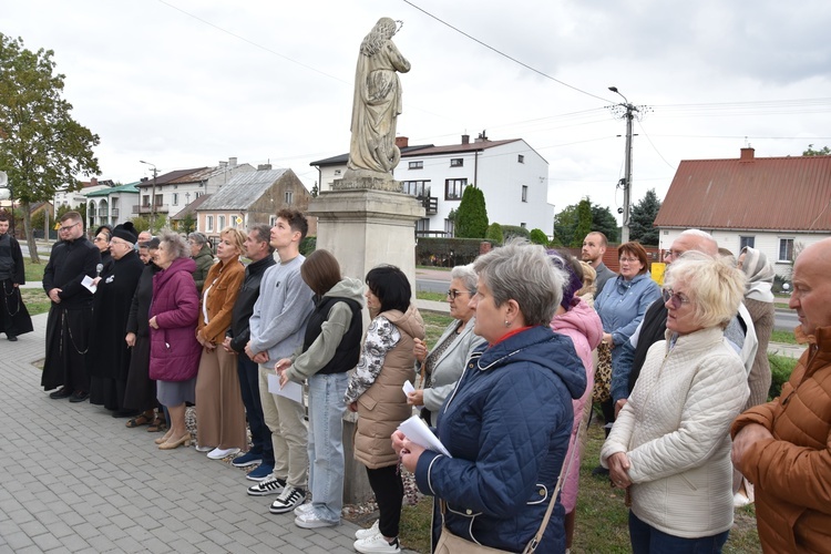 Przasnysz. Koronka na ulicach miast