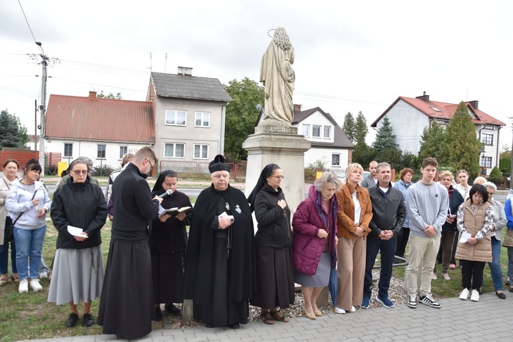 Przasnysz. Koronka na ulicach miast