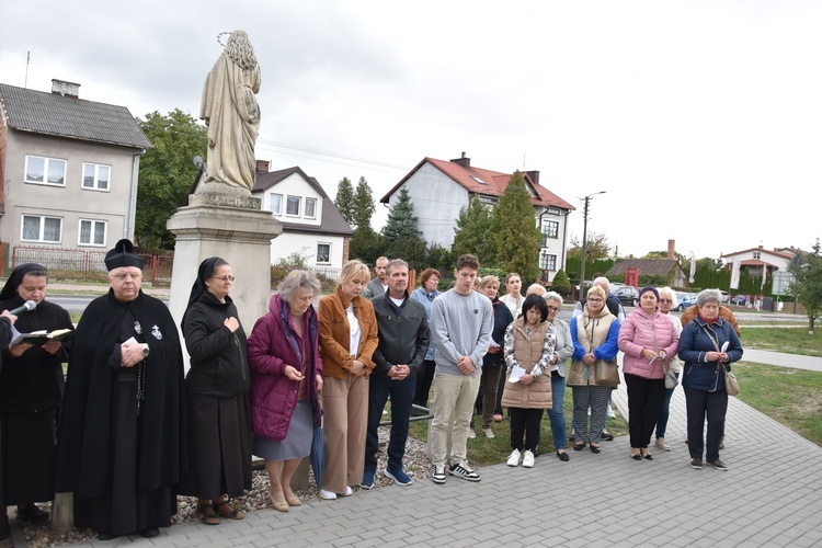 Przasnysz. Koronka na ulicach miast