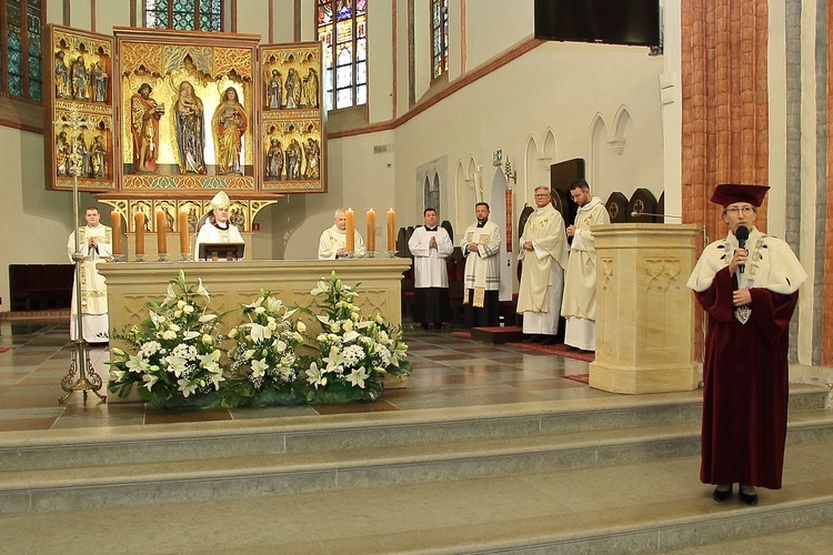 Podejmujemy modlitwę i refleksję nad rolą uczelni 