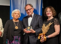 Nagrodę odebrali Zbigniew Skuza i Jagoda Peregończuk.