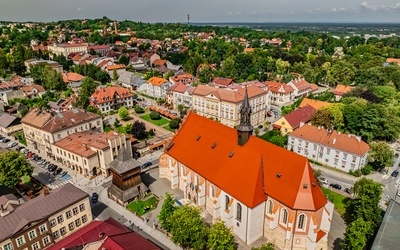 Matka Boża Bocheńska i bazylika na zdjęciach