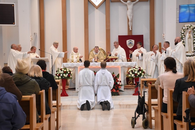 Na Aniołkach stanął pomnik św. Jana Pawła II