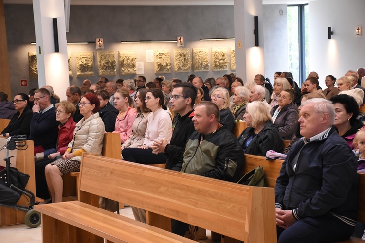 Na Aniołkach stanął pomnik św. Jana Pawła II