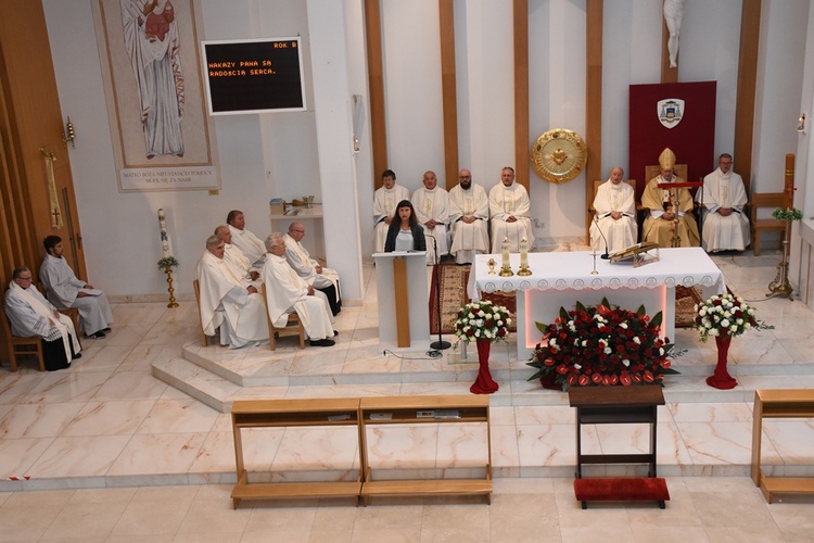 Na Aniołkach stanął pomnik św. Jana Pawła II