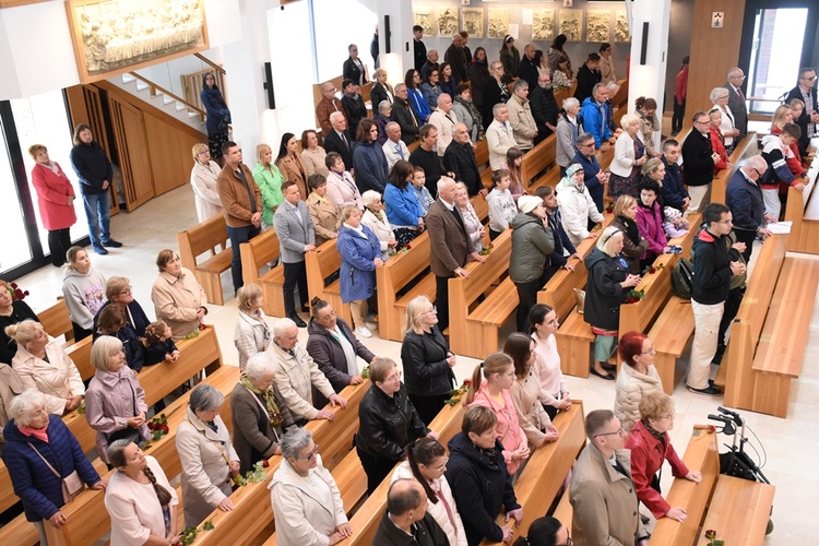 Na Aniołkach stanął pomnik św. Jana Pawła II