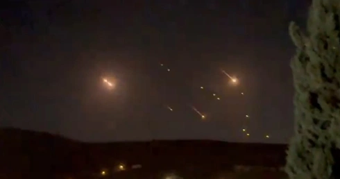 Izraelskie wojsko: Iran wystrzelił 180 pocisków balistycznych na Izrael, większość zestrzelono