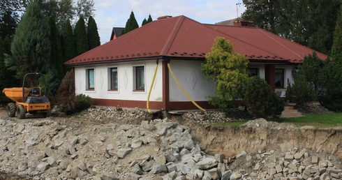 Dziewiętlice prawie trzy tygodnie po powodzi