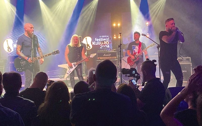 Od lat imprezę rozpoczyna koncert gwiazd polskiej muzyki rockowej, zachęcających do profilaktyki zdrowotnej.