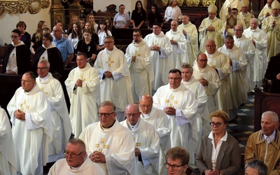 We wspólnej modlitwie uczestniczyli alumni obu seminariów, siostry zakonne oraz wierni.