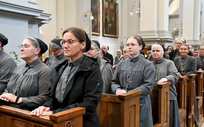 Podstawowym działaniem apostolskim zgromadzenia jest wychowanie i nauczanie dzieci i młodzieży oraz pomoc ubogim.