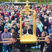 	Sobotnia Eucharystia gromadzi zawsze tłum mieszkańców archidiecezji.