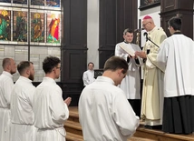 Abp Galbas do alumnów: Pragnijmy być choć trochę jak aniołowie