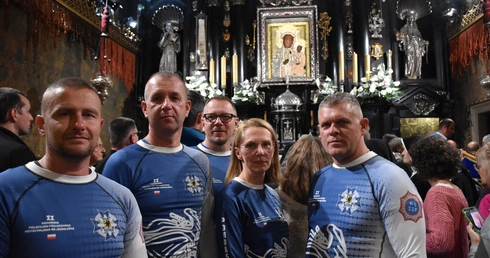 Pomorscy policjanci u Czarnej Madonny