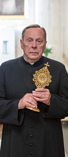 Ks. Kazimierz Gniedziejko – kuzyn ks. Popiełuszki – jest proboszczem w podwarszawskim Józefowie. W swojej parafii przechowuje relikwie błogosławionego męczennika i szerzy jego kult.