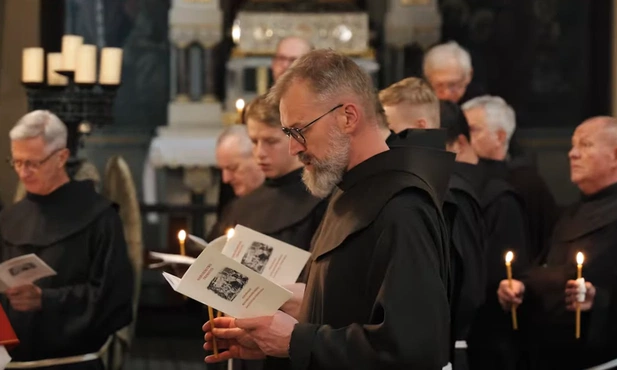 Katowice-Stare Panewniki. Poświęcenie kaplicy w Domu Zakonnym oo. Franciszkanów