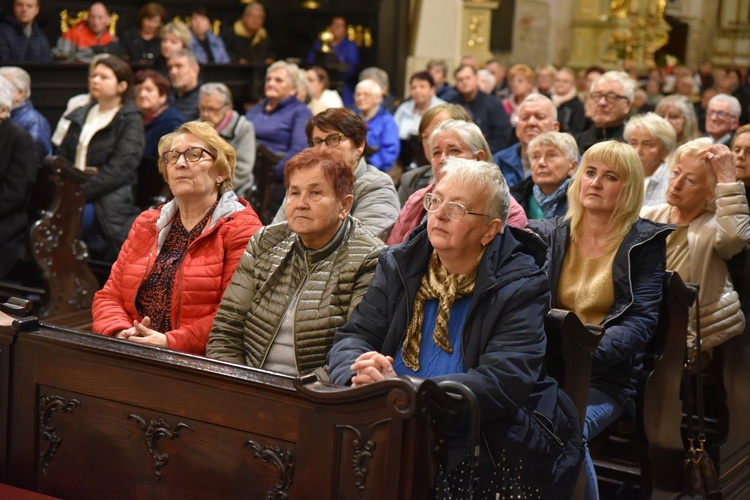 Seniorzy u Matki Bożej Bocheńskiej