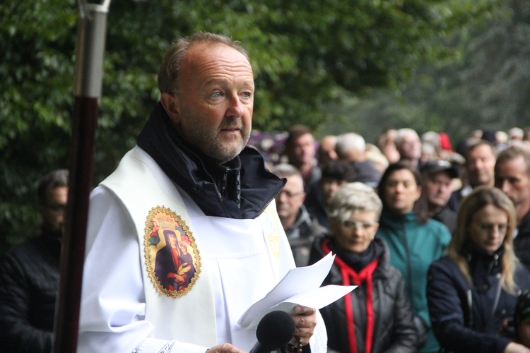 Dróżki różańcowe w Zawadzie