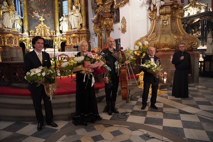 Trzebnica. Koncert "Świętej Jadwidze naprzeciw"