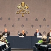 Briefing po pierwszym tygodniu synodu: czy w Kościele umiemy już słuchać siebie nawzajem?