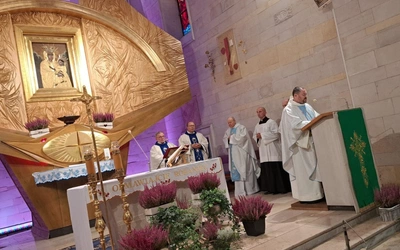 Pielgrzymka czcicieli Matki Bożej Różańcowej do Czarnej