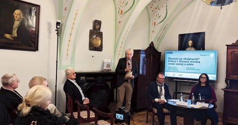 „Skazani na obojętność? Polacy i Niemcy wiedzą coraz mniej o sobie”, czyli dyskusja o duchowych relacjach naszych narodów