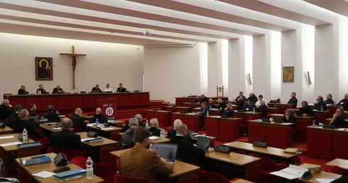 Episkopat włącza się w ogólnopolską kampanię "Dzieciństwo bez przemocy"