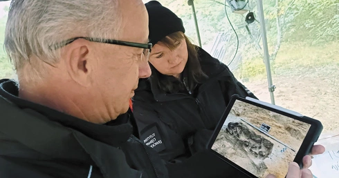 Poznamy go po krzyżu? Trwają ważne prace poszukiwawcze na dawnym poligonie w Łodzi