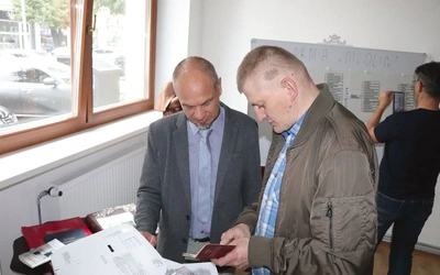 Uczestnicy spotkania dzielili się świadectwami i wspólnie przeglądali dokumenty sprzed 85 lat.