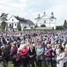 Pątnicy uczestniczyli w Eucharystii sprawowanej przy ołtarzu polowym.