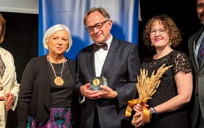 Nagrodę odebrali Zbigniew Skuza i Jagoda Peregończuk.