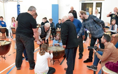 Pokaz w szkole w Mniszku.