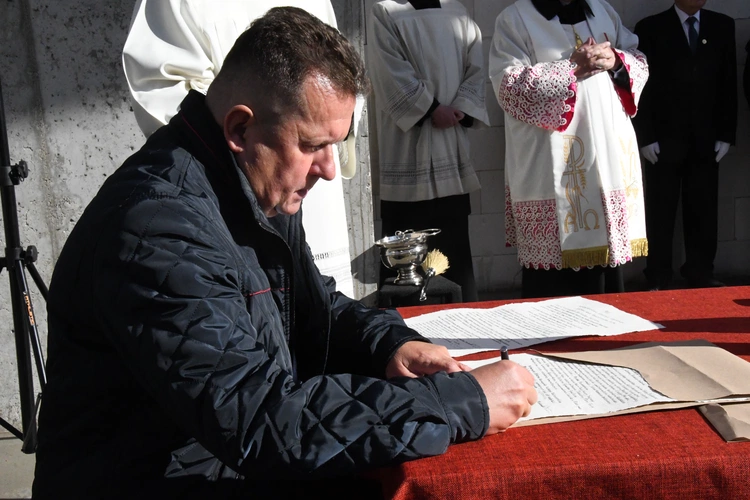 Wmurowanie kamienia węgielnego w sanktuarium bł. S. Wyszyńskiego