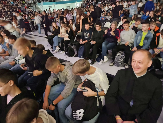 Powstań i żyj. 10 października